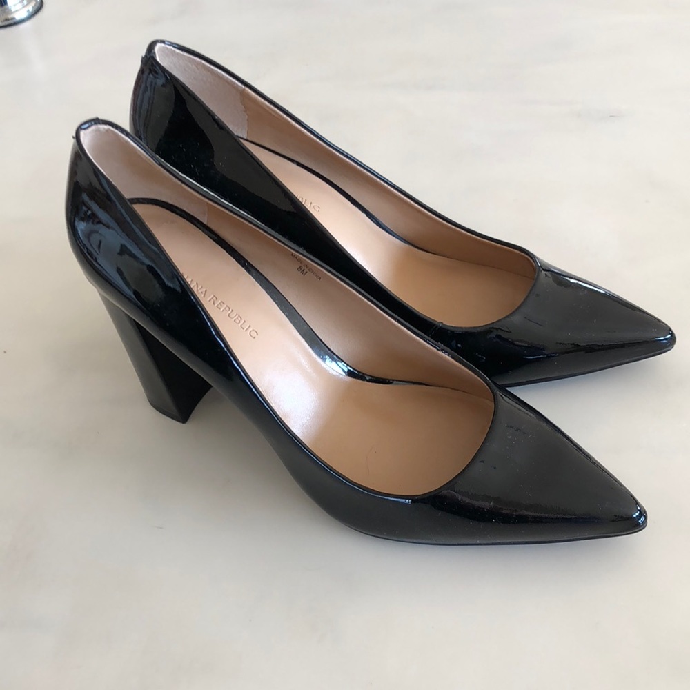 Beautiful Banana Republic patent block heels